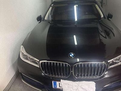 Schwarz Gebraucht 2016 BMW 730L Limousine | € 32.000