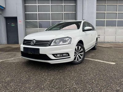 Weiß Gebraucht 2013 VW Passat R-line Kombi | € 8.490