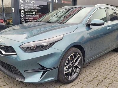 Neu Kia Ceed Sportswagon 140 PS (102 kW) 2025 Grün Kombi