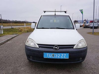 Weiß Gebraucht 2005 Opel Combo Van / Kleinbus | € 890