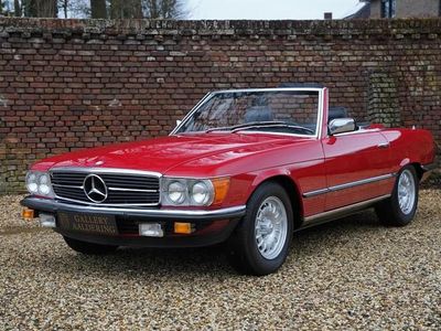 Rot Gebraucht 1982 Mercedes SL280 Cabrio | € 39.950