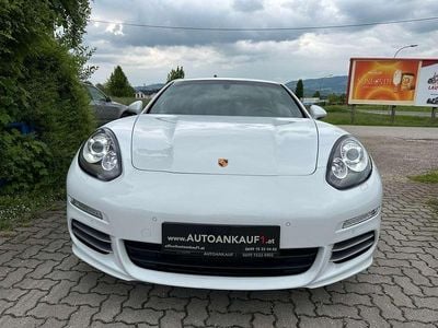 Weiß Gebraucht 2015 Porsche Panamera 4 Limousine | € 43.999