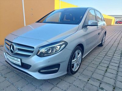 Silber Gebraucht 2015 Mercedes 180 Edition Limousine | € 13.990 (Etwas zu teuer)