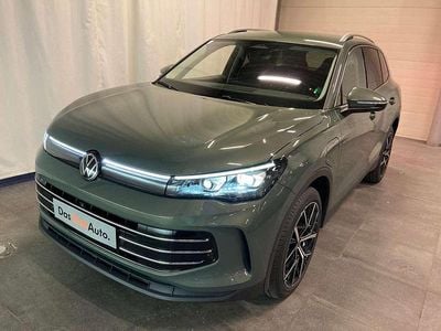 Gebraucht VW Tiguan Elegance 204 PS (150 kW) 2024 Mittelgrün metallic SUV