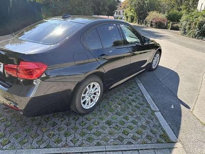 Gebraucht 2013 BMW 318 Limousine | € 8.000