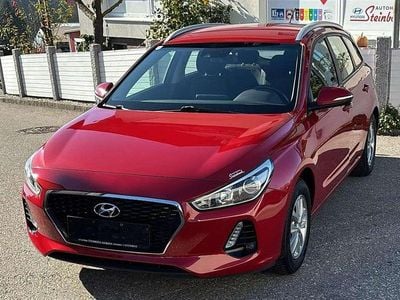 Rot Gebraucht 2017 Hyundai i30 Comfort Kombi | € 9.890