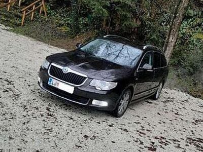 Gebraucht Skoda Superb 260 PS (191 kW) 2013 Braun Kombi