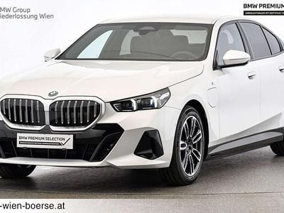 Weiß Gebraucht 2024 BMW 530e Efficient Dynamics Limousine | € 60.892