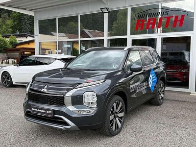 Grau Neu 2025 Mitsubishi Outlander P-HEV Intense SUV | € 50.980