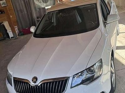 Gebraucht 2015 Skoda Superb Active Kombi | € 5.599