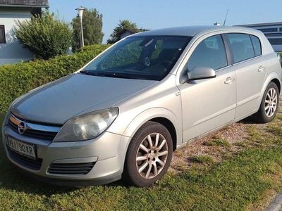 Grau Gebraucht 2005 Opel Astra Limousine | € 1.600 (Fairer Preis)