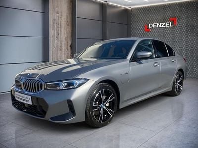 Grau Gebraucht 2024 BMW 330e Limousine | € 49.990