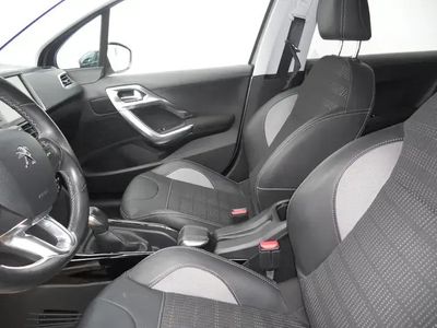 gebraucht Peugeot 2008 1,2 PureTech Alluree S&S