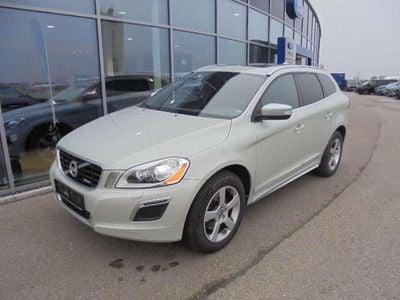 Weiß Gebraucht 2013 Volvo XC60 R-Design SUV | € 14.800
