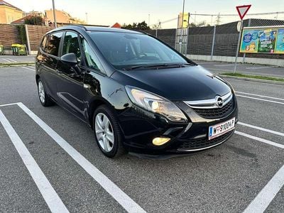 Schwarz Gebraucht 2013 Opel Zafira Tourer Van / Kleinbus | € 4.600