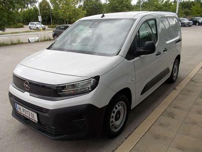 Weiß Gebraucht 2024 Opel Combo S Van / Kleinbus | € 23.990 (Etwas zu teuer)