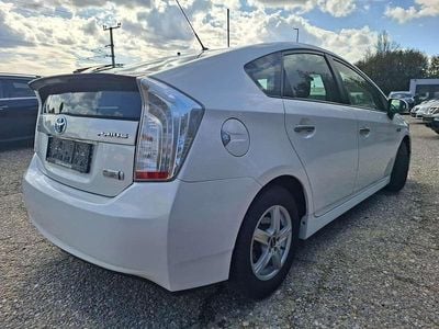 Weiß Gebraucht 2015 Toyota Prius Premium Limousine | € 10.490