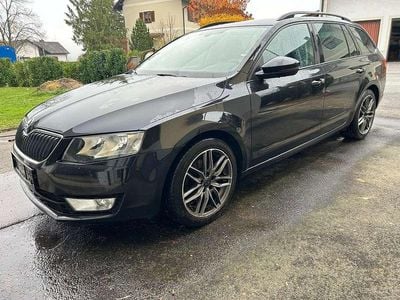 Schwarz Gebraucht 2015 Skoda Octavia Elegance Kombi | € 8.300 (Fairer Preis)
