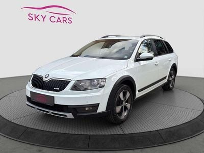 Weiß Gebraucht 2015 Skoda Octavia Scout Scout 4x4 Kombi | € 15.990