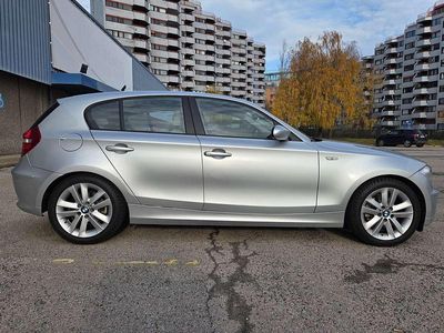 Silber Gebraucht 2009 BMW 118 Sport Line Kleinwagen | € 9.500