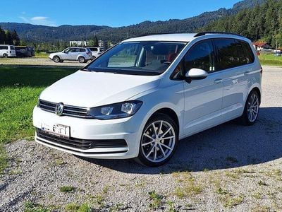 Weiß Gebraucht 2016 VW Touran Comfortline Van / Kleinbus | € 16.900 (Etwas zu teuer)