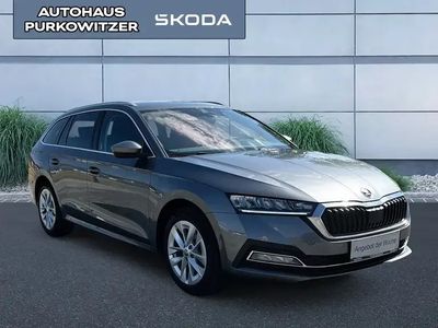 Mittelgrau metallic Gebraucht 2024 Skoda Octavia Style Kombi | € 32.990 (Teuer)