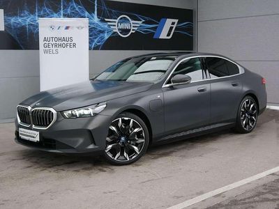 Grau Gebraucht 2024 BMW 550e Comfort Edition Limousine | € 74.980