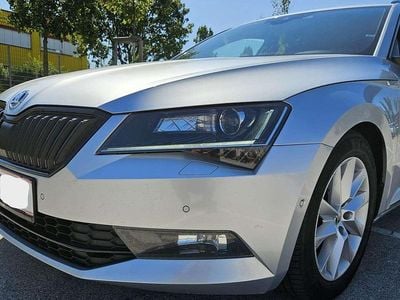 Grau Gebraucht 2018 Skoda Superb SportLine Kombi | € 21.750 (Fairer Preis)