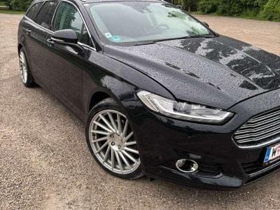 Schwarz Gebraucht 2015 Ford Mondeo Trend Kombi | € 13.990 (Etwas zu teuer)