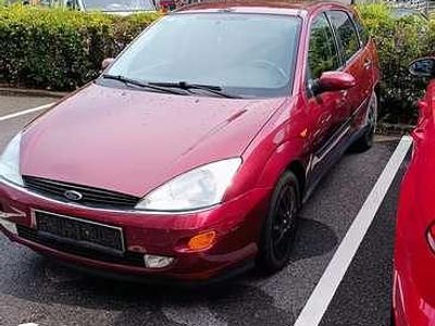 Gebraucht 2002 Ford Focus Ghia Limousine | € 1.400