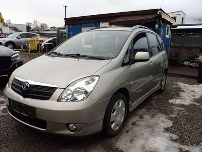 Grau Gebraucht 2003 Toyota Corolla Verso Van / Kleinbus | € 899