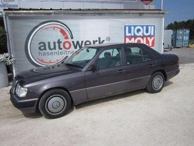 Grau Gebraucht 1992 Mercedes E230 Limousine | € 8.999