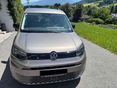 Beige Gebraucht 2022 VW Caddy Move Van / Kleinbus | € 25.900 (Teuer)