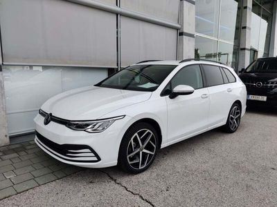 Weiss normal Gebraucht 2024 VW Golf VIII Life Kombi | € 29.900 (Teuer)