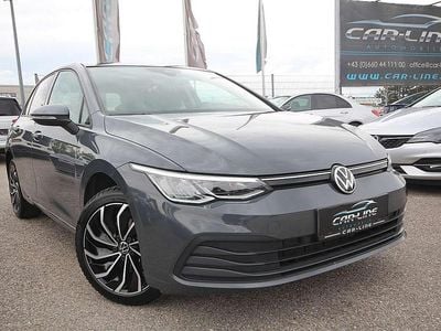 Grau Gebraucht 2021 VW Golf VIII Life Limousine | € 23.490 (Etwas zu teuer)