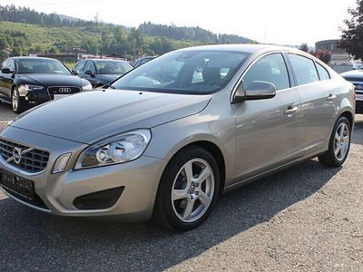 gebraucht Volvo S60 D3 Momentum KLIMA*TEMP*SiHz*MULTI*AHV*ALU*...