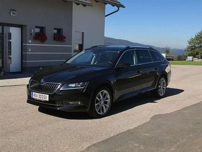 Schwarz Gebraucht 2016 Skoda Superb Kombi | € 14.850 (Teuer)