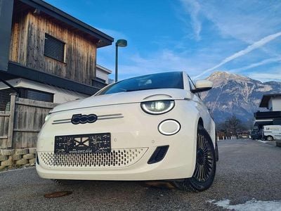 Gebraucht Fiat 500e La Prima 86 kW (118 PS) 2021 Weiß Limousine