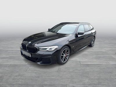 Schwarz metallic Gebraucht 2021 BMW 520 Kombi | € 34.990 (Teuer)