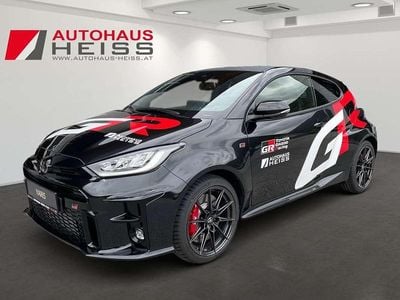 Schwarz Gebraucht 2024 Toyota Yaris Limousine | € 47.990 (Teuer)