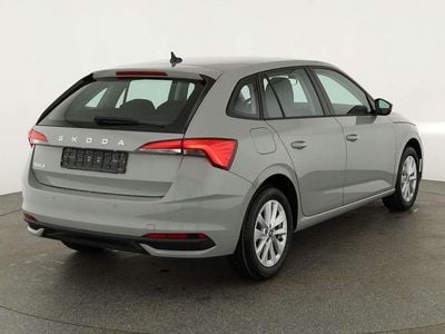 Grau Neu 2025 Skoda Scala Essence Kleinwagen | € 23.214 (Guter Preis)