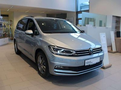 Neu VW Touran 150 PS (110 kW) 2025 Silber  metallic Van / Kleinbus