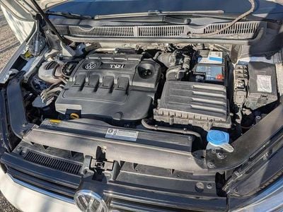 Gebraucht 2016 VW Touran Trendline Van / Kleinbus | € 15.490 (Etwas zu teuer)
