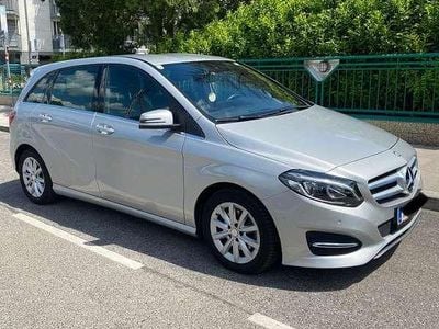 Grau Gebraucht 2015 Mercedes B180 Edition Van / Kleinbus | € 14.700 (Guter Preis)