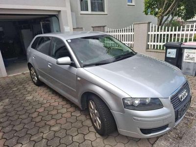 Silber Gebraucht 2005 Audi A3 Ambiente Limousine | € 3.500