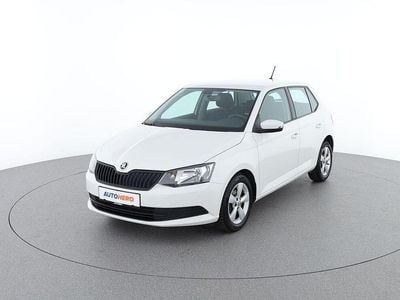 Weiß Gebraucht 2016 Skoda Fabia Active Limousine | € 9.990 (Fairer Preis)