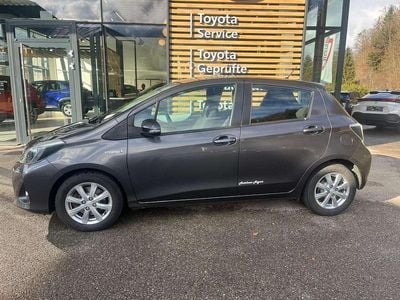 Grau Gebraucht 2013 Toyota Yaris Active Limousine | € 8.990