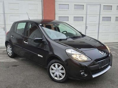 Schwarz Gebraucht 2009 Renault Clio II Dynamique Limousine | € 3.699 (Teuer)