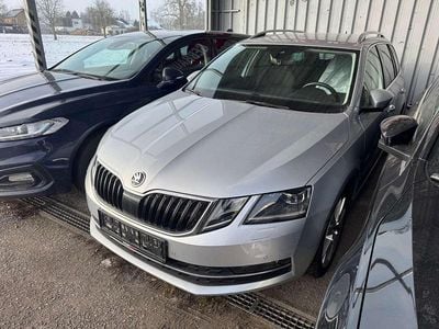 gebraucht Skoda Octavia Combi 20 TDI Style DSG