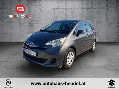 Gebraucht Toyota Verso-S 99 PS (72 kW) 2013 Grau Van / Kleinbus